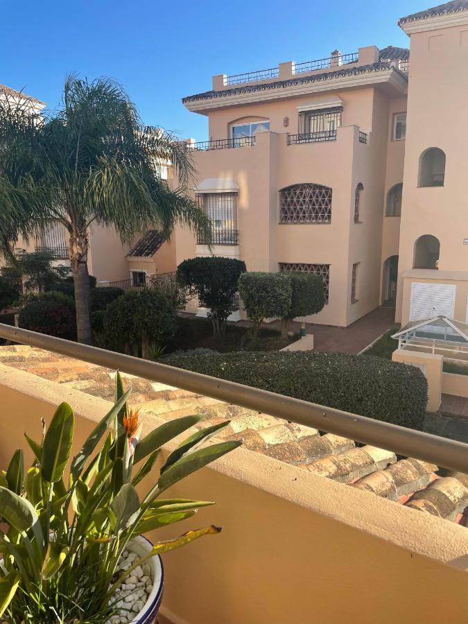 Leilighet Hacienda Elviria 2 Bedroom Spacious Marbella